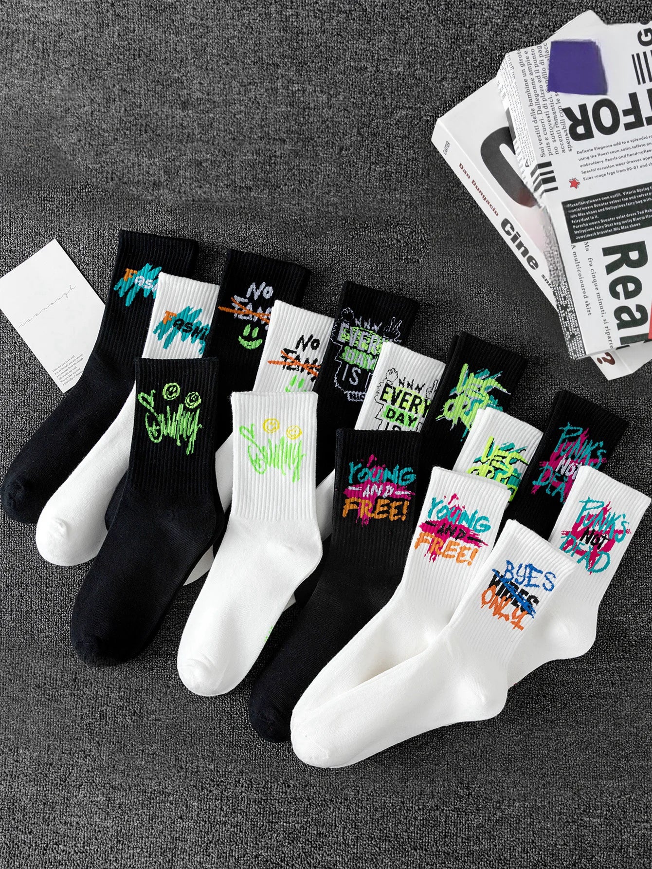 10 pairs of random style men's mid-calf socks with graffiti designs, versatile and casual sports style, soft and comfortable, mo