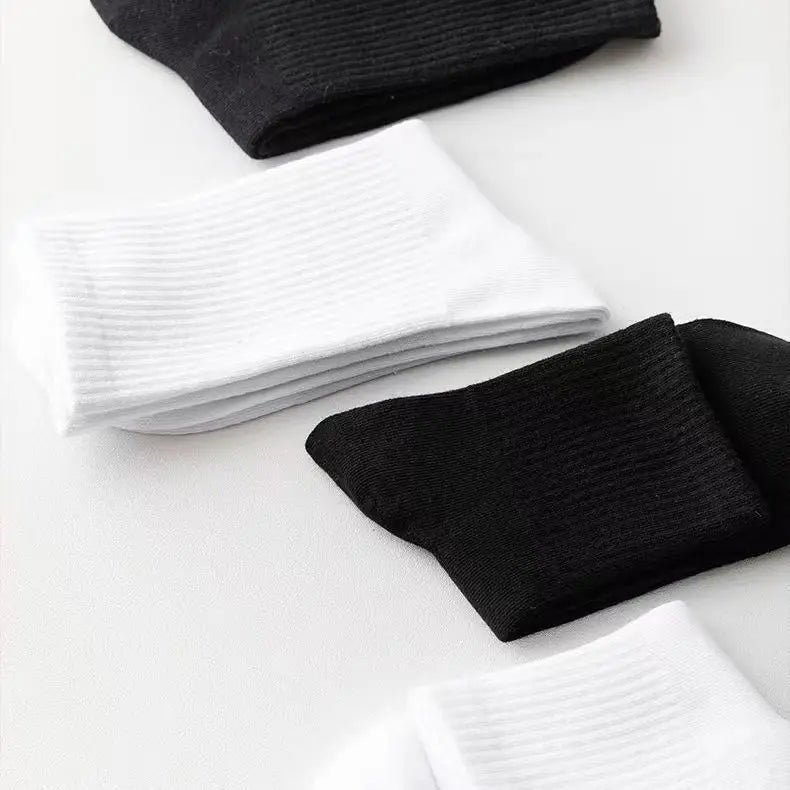 5 Pairs Men Crew Socks Black And White Middle Tube Streetwear Soft Breathable Cotton Casual Socks